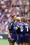 16 mei 1999
PSV-AZ 7-1
AZ-aanvoerder Peter Wijker zet de muur goed.