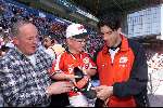 3 mei 1999
Eerste PSV Junior Clubdag
Ruud v Nistelrooy deelt handtekeningen uit