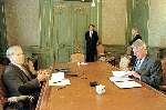 KABINETSCRISIS:Den Haag; 25 mei 1999-
Informateur Tjeenk-Willink in gesprek met premier Kok.
Peter Smulders bv