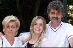 Son, 15 mei 2000
Uitreiking CD van Nikos
zangeres Charlene hier met haar ouders