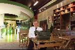 Eindhoven, 13 mei 2000
De Beijenkorf
Kees Rovers
Oude typemachine antieke boekenkast