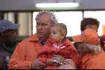 Rotterdam 28 mei 2000
Optreden Rene Froger in de kuip.
Lou Bartels met zoontje Rene Froger