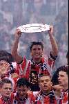 Eindhoven, 30 april 2000
PSV Landskampioen 
Feest na de wedstrijd PSV-RKC, eindstand 7-1
Luc Nilis met de kampioensschaal