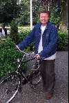 Bussum 31 mei 2000 
Omroep Barbeque bij Jan Tabak.
Rene Mioch op de fiets