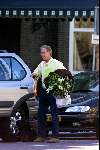 Amsterdam 12 mei 2001
Jack Spijkerman met bloemen voor moederdag.