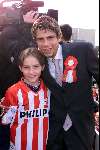 Eindhoven 6 mei 2001
PSV-Heerenveen 3-0
PSV Landskampioen 2000/2001
Kezman met zoontje Jan Heintze