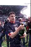 Eindhoven 6 mei 2001
PSV-Heerenveen 3-0
PSV landskampioen.
Aanvoeder Mark v Bommel