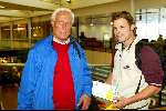 Amsterdam 5 mei 2002
Willem Oltmans en Bart BB op schiphol
