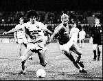 Eindhoven, 1979
PSV-VVV
Frans v Rooy in duel met oud-psv-er  Bert Verhagen en Remy Reniers op achtergrond