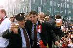 Eindhoven, 30 april 2000
PSV Landskampioen 
Feest na de wedstrijd PSV-RKC, eindstand 7-1
Luc Nilis met Harry v Raaij en Harry v Kemenade