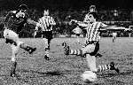 1981 PSV-AJAX
Frank Arnesen in duel met Huub Stevens