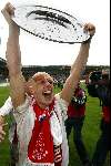 Nijmegen 5 Mei 2002 
NEC-AJAX Kampioenswedstrijd 0-2
Jan van Halst  met de kampioensschaal