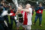 Nijmegen 5 Mei 2002 
NEC-AJAX Kampioenswedstrijd 0-2
Jan van Halst en Nikos Machlas