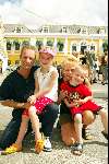 Curacao 67 mei 2002
Prins Willem Alexander en Maxima bezoeken Curacao
Ron Boszhard met gezin