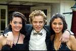 Hooge Vuursche 31 mei 2002
Presentatie tijdschrift van Glamago
Sander Foppele met Touriya en Kim Lian v d Meij