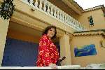 Cannes 29 mei 2002
Therese Steinmetz bij haar atelier