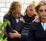 Hilversum 30 mei 2002
Begrafenis Bart de Graaff.
Valerie Zwikker