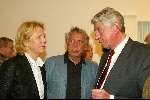 Amstelveen 28 mei 2002
Opening expositie Rita Kok.
Wim Kok met Cees Dam en vrouw