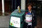 Amsterdam 19 mei 2003
astrid joosten collecteert voor de epilepsiebestrijding