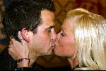 Rotterdam 8 mei 2003
Premiere Onze Jeugd met katja schuurman johnny de mol jr en teun Kuilboer in oude luxor theater
bridget maasland met vriend