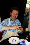 Laren 21 mei 2003
borden beschilderen voor het goede doel in het restaurant van Rene Froger
carel kraayenhof