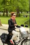 Amsterdam 27 mei 2003
caroline v d berg op fiets in het vondelpark