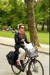 Amsterdam 27 mei 2003
caroline v d berg op fiets in het vondelpark