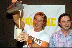 Amsterdam 23 mei 2003
save the oerang oetang in hotel arena
chris zeegers als barman