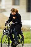 Amsterdam 17 mei 2003
Frederique huydts op de fiets in de regen