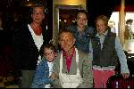 Laren 21 mei 2003
borden beschilderen voor het goede doel in het restaurant van Rene Froger
jaap jongbloed met gezin