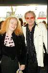 Amsterdam 6 mei 2003
Premiere O what a night in carre
jan Arntzen met zus