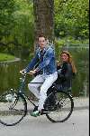 Amsterdam 27 mei 2003
jeroen biegstraten vriendin op de fiets in het vondelpark
