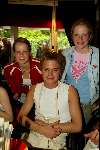 Laren 21 mei 2003
borden beschilderen voor het goede doel in het restaurant van Rene Froger
jim idols en fans