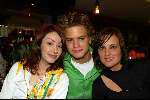 Laren 21 mei 2003
borden beschilderen voor het goede doel in het restaurant rene froger
dewie idols jim idols  en marieke v ginneken