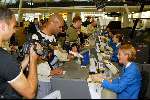 Schiphol 5 mei 2003
vertrek bobo in the bush 
Jimmy Geduld
