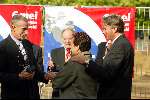 Hilversum 6 mei 2003
herdenking moord pim fortuyn op mediapark
martin fortuyn, hans smolders, bob smalhout en hulpverlener