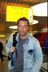 Schiphol 5 mei 2003
vertrek bobo in the bush 
Mathias Scholten