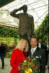 Lisse 6 mei 2003
beeld en tulp van pim fortuyn in keukenhof in lisse
oscar hammerstein met kunsternares beeld