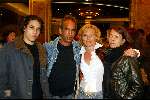 Amsterdam 6 mei 2003
Premiere O what a night in carre
dominique v Vliet met pim vosmaer en kinderen