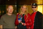 Schiphol 25 mei 2003
esther hart komt terug van het songfestival in riga
esther met tjeerd v zaanen en alan michael
