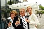 Ouderkerk aan de amstel 5 mei 2003
Opening rest . klein Paardenburg
Tony Tetro en Netty v d Veer