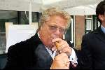 Ouderkerk aan de amstel 5 mei 2003
Opening rest . klein Paardenburg
Tony Tetro