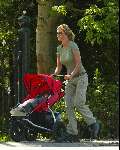 Loosdrecht  4 mei 2003
wendy v dijk op skeelers met sem