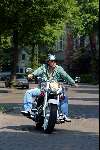 Amsterdam 30 mei 2003
winston gerschtanowitz op harley davidson