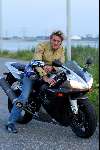 Amsterdam 30 mei 2003
winston post op zijn race motor