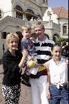 Kaatsheuvel 16 mei 2004
Berdien Stenberg  met gezin