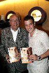 Amsterdam 17 mei 2004
Presentatie boek Rafael v d Vaart .
rafael v d Vaart en Bobby Haarms