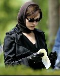 Amsterdam 20 mei 2004
Opnames Ocean's 12 op begraafplaats Westgaarde in Catharina Zeta Jones.