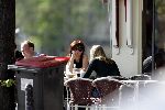 Amsterdam 15 mei 2004
Chazia Mourali op terras met een vriendin