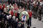 Amsterdam 4 mei 2004
Dodenherdenking op de dam met Koningin Beatrix Maxima en Prins Willem Alexander.